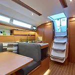 船上ホテル Sleep Aboard A Modern Sailboat In