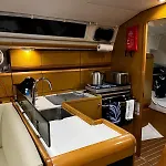 Sleep Aboard A Modern Sailboat In オエイラス
