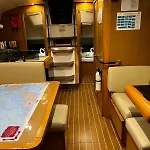 Sleep Aboard A Modern Sailboat In オエイラス