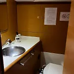 船上ホテル Sleep Aboard A Modern Sailboat In *
