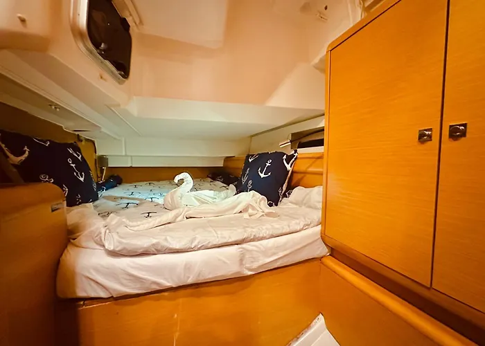 Sleep Aboard A Modern Sailboat In * Oeiras